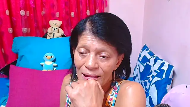 SLUTTYROXYn Live XXX chat