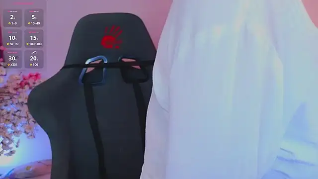 Онлайн чат XXX Adetta