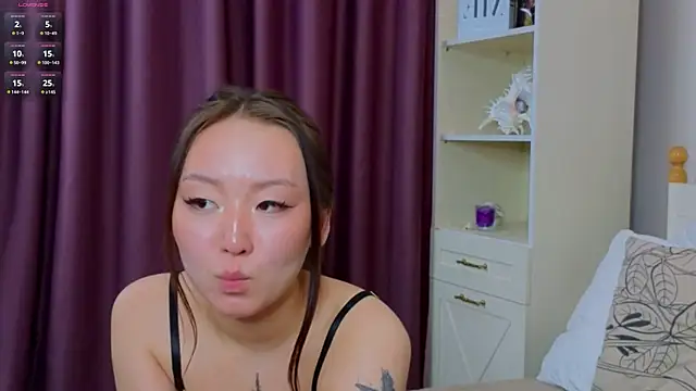 XXX chat uživo modela MicaelaCubr