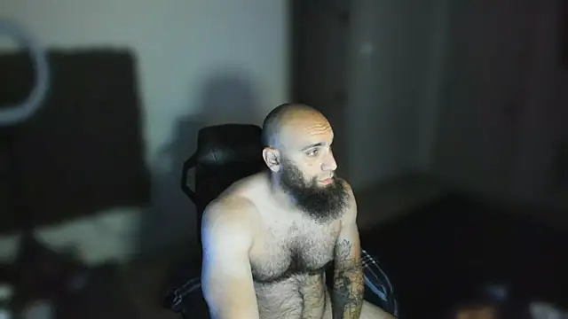 MastaWolfy Show in webcam