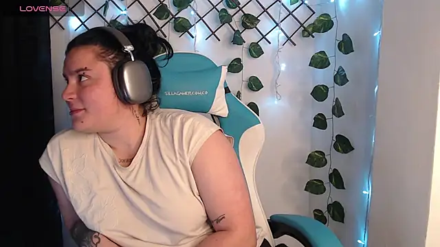 Nika_1_ Chat XXX live