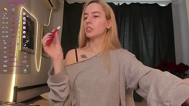 XXX chat uživo modela Fire_moth