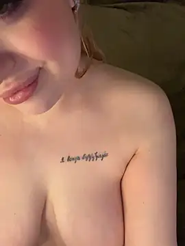 KellyMoors Live XXX Chat