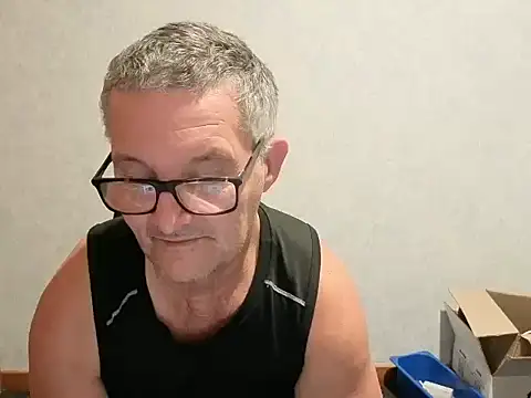 daddy_man Show in webcam