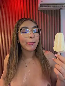 jenn_fit লাইভ XXX চ্যাট