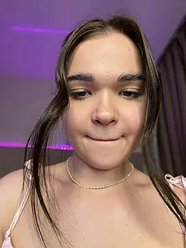 Chat XXX ao vivo de BabyShy-