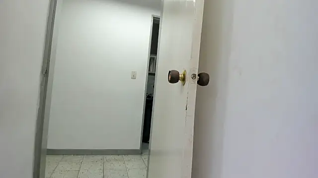 Pertunjukan Kamera Web tiffanykanox