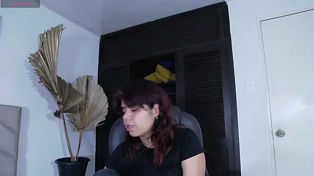 دردشة SabinaMerchetti الجنسية المباشرة