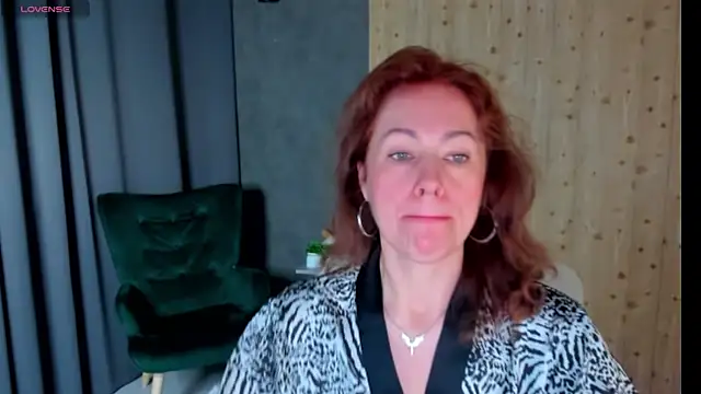 LeticiaRomano: онлайн-секс-чат