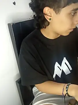 LatinHeatX22 Chat XXX live