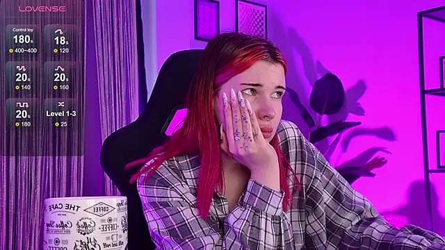 AliceSunday élő XXX-chatje