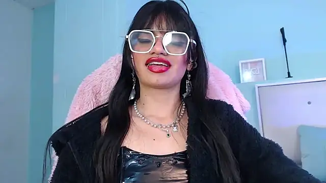 Emerald_gh – Live XXX-chat