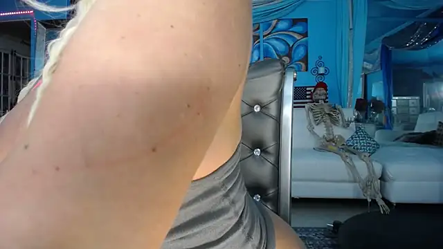 โชว์เว็บแคมของ ADRIANNA_FOX