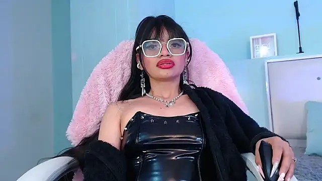 Chat +18 de Emerald_gh ao vivo