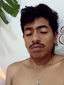 SkinniYamo Webcam-Show