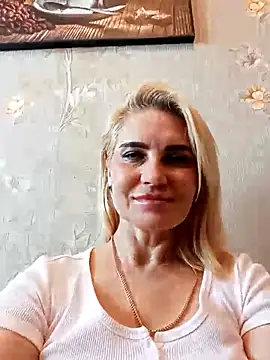 Chat +18 de JennyOMay ao vivo