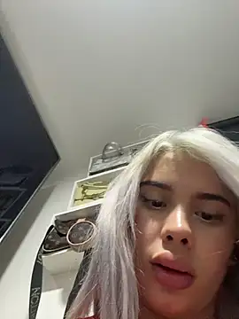 Pokazy przed kamerką – YouCandiSumisa