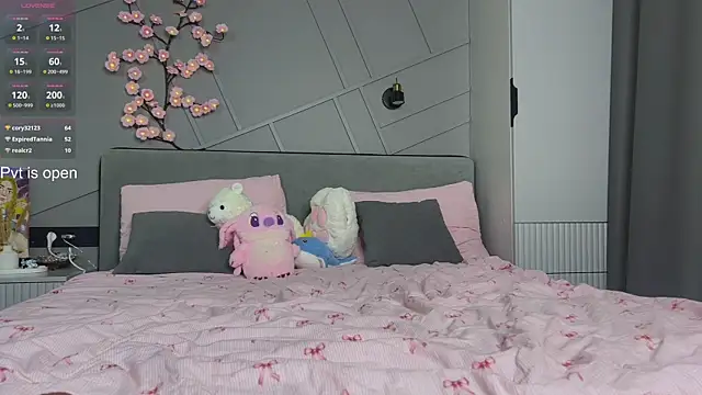 MiraJuicyJune Live XXX-Chat