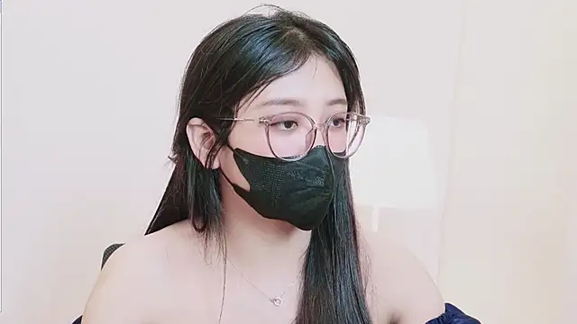 XXX chat uživo modela Chan_Chann