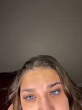 treasurebabii Show in webcam