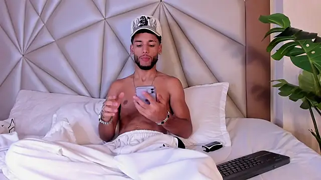 Thiagoferreti Adlı Modelin Web Kamerası Şovu