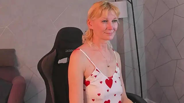 Julie_Lucas' Live XXX Chat