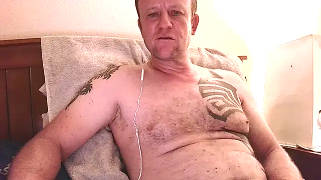 Yournaughty Show in webcam