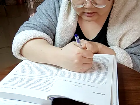 Chat XXX en directo de AngelwithEcup