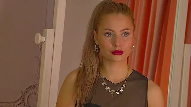 MisshaNight's Webcam Show