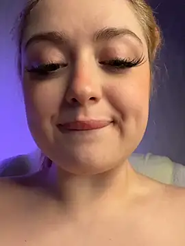 KellyMoorsn Live XXX chat