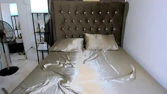 Lars_empress Pertunjukan Webcam