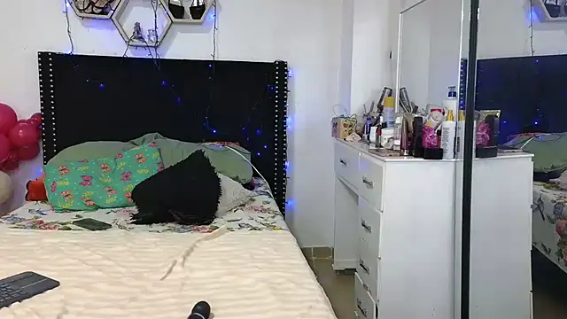 XXX chat uživo modela charlotte_077