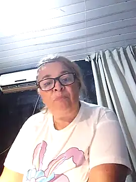 momismilf544: онлайн-секс-чат