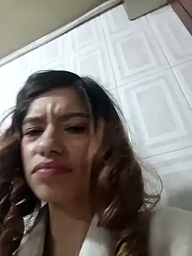 Sofiia_cute_ 라이브 XXX 채팅