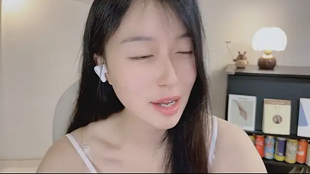 Onechestnut Chat XXX live