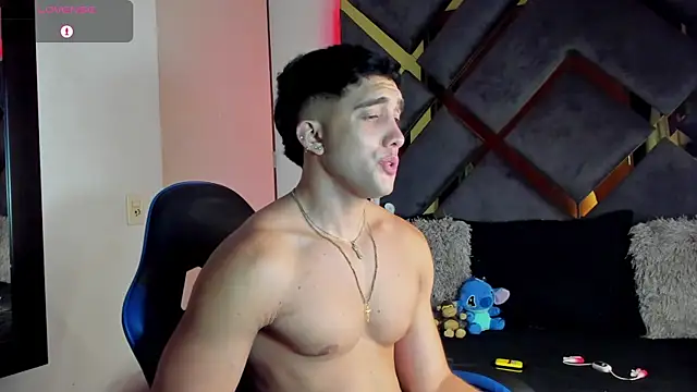 jeicob_stone Adlı Modelin Web Kamerası Şovu