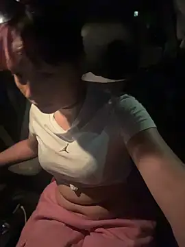 Babii_Nova 即時 XXX 聊天