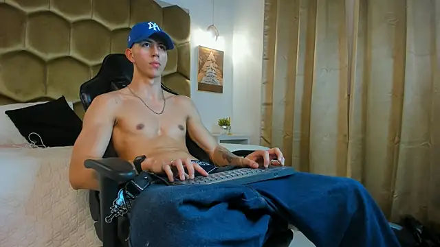 Вебкам-шоу OliverThompsonJS