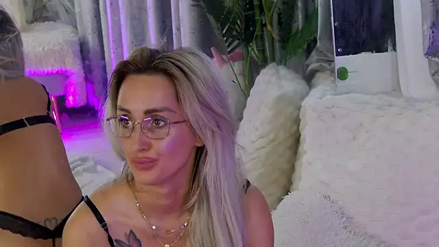 IsabelleEthan Chat XXX live