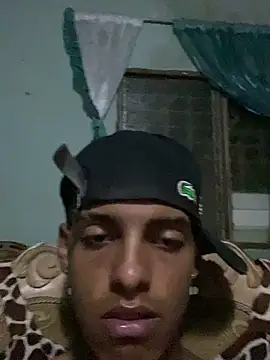 Show modela Aleexxx_2005 na web-kameri