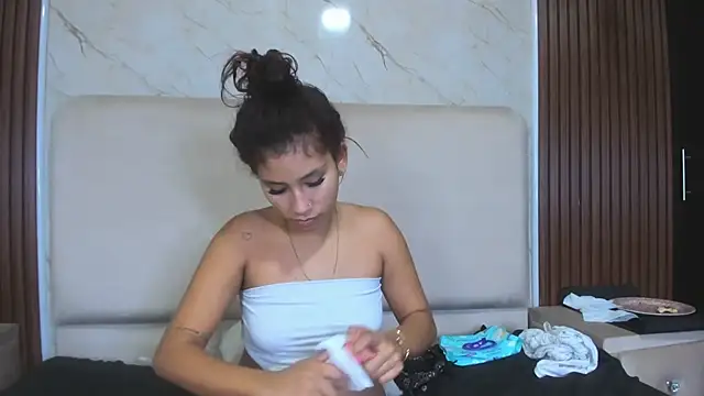 Chat XXX en directo de MilaDivine