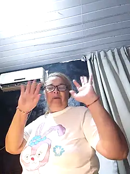 Chat XXX en directo de momismilf544