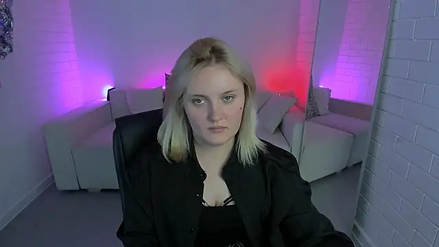 Chatroom XXX en direct de KathyBriggs