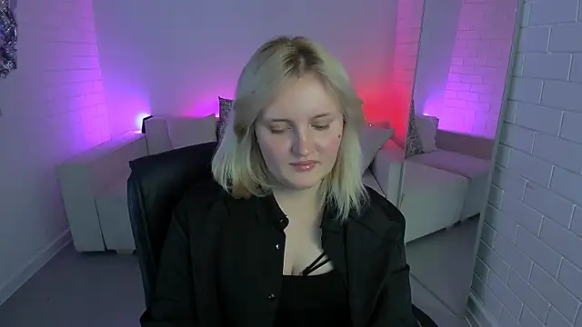 KathyBriggs live XXX chat