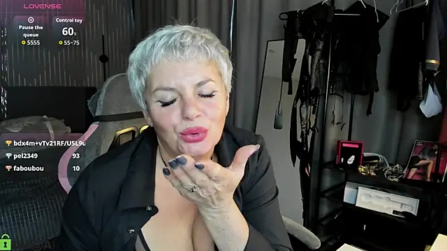 Linda_Zef1r's Webcam Show