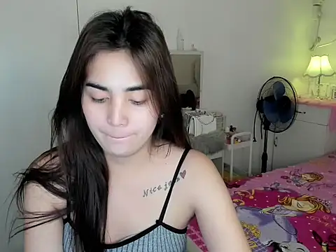 nica_doll Chat XXX live