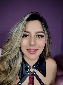 CelesteBlaze_ Adlı Modelin Canlı XXX Sohbeti