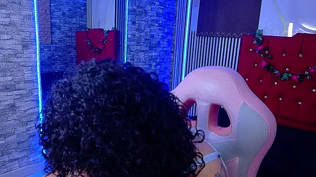 Czat XXX na żywo – mia_hernnandez