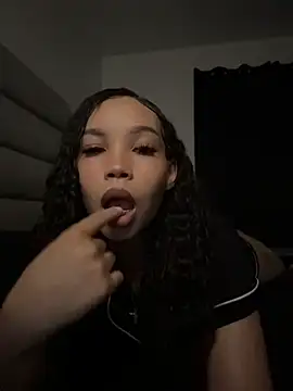 Chat XXX en directo de nikkiloveee