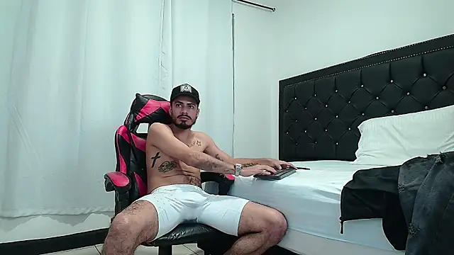 MatthewCullen Live XXX-chat